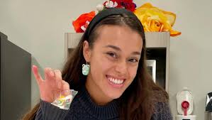 We hope you loved having a sweet treat with us 🍬🏅 Yesterday, November  21st, every HCPL branch gave away “library” candy as a way for everyone to  partake in the celebration of