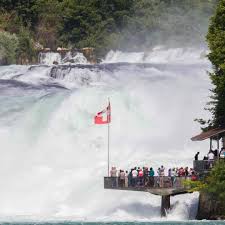 Aktivitäten in der nähe von rheinfallquai. Rheinfall Neuhausen Am Rheinfall