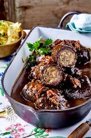 Rinderrouladen Mit Walnussfullung Rezept Lecker Rinderrouladen Rezept Rinderrouladen Rezepte