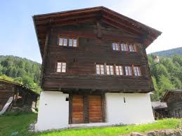 Bitte postet auch nicht die list of oldest companies von wikipedia, denn da erfahre ich zwar, welche unternehmen am frühesten. Hier Findest Du Die Altesten Holzhauser Der Schweiz Suissebook Die Schweiz Das Schonste Land Der Welt