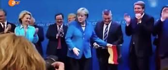Nach 3 austragungen in walldorf/mörfelden und einer in magdeburg geht der finaltag 2021 nach brandenburg (18.09.2021). Merkel Die Deutschland Fahne Und Die Afd Politik Sz De