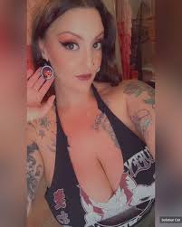 Where are the single people at?🙋🏻‍♀️