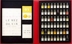 Un coffret cadeau de bouteille de vins bien entendu, rien ne vous empêche de rester dans la traditionnelle bouteille de vin, mais pour encore plus de classe, pourquoi ne pas offrir un coffret cadeau ? Idees De Cadeau Autour Du Vin