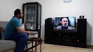 Sadettin Kopek In Kellesi Alininca Kendinden Gecen Dirilis Ertugrul Hayranlari Onedio Com