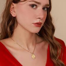 Collana cattolica della Madonna della Carità per regalo di neomamma,  collana con ciondolo in oro 14K per regalo religioso, collana della Madre  Maria