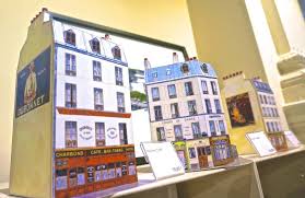 Best Souvenirs Paris Marais Shopping Museum Carnavalet Paris Souvenirs Paris Shopping Paris