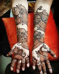 Representing moroccan tiles, the pattern is very detailed with little flowers and lines used extensively. 45 Striking Khafif Mehndi Designs Collection For Hands To Try In 2019 Bling Sparkle