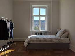 Curtains and blinds can help make the most of your sleep by blocking out sunlight, street lights and moonlight. Minimal Bedroom Minimal Homes