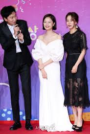 Lee kwang soo's acceptance speech after winning the top excellence award at the 2016 sbs entertainment awards ♡ (trans). Lee Kwang Soo Jean So Min Song Ji Hyo Express Righteousness 2018 Sbs Entertainment Awards