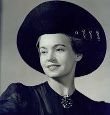 Patricia Pandolfi's Instagram, Twitter & Facebook