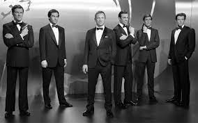 As bond ventures toward the heart of spectre, he discovers a chilling connection between himself and the enemy (christoph waltz) he seeks. James Bond 25 Filme Darsteller Bond Girls Bond Bosewichte Kino Co