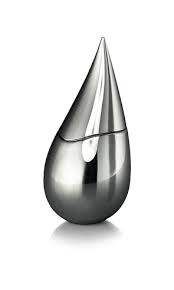 Silver Rain Eau De Parfum Spray From La Prairie Comes In This Lovely Silver Teardrop Bottle Fragrance Bottle Design Beautiful Perfume Bottle Fragrance Bottle