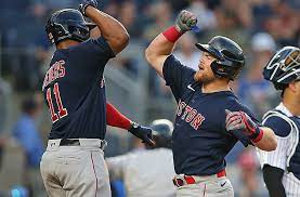 The mighty boston red sox are on top of the baseball world, and yet sometimes it seems as though they need only to beat the yankees when they are playing at fenway park to make their season a complete success. Vljg6u 7xuxx7m