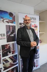 Pour l'article homonyme, voir travail dissimulé en france. Les Reseaux Sociaux Reinventent L Entraide Entre Voisins