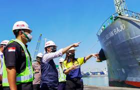 Maybe you would like to learn more about one of these? Wagub Emil Tinjau Bongkar Muat Iso Tank Liquid Oksigen Di Pelabuhan Tanjung Perak Kempalan Com