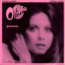 TMBT: I was out thrift shopping and bought a second hand copy of the  "Loretta Lynn Coal Miner's Daughter" book from 1976, as Olivia Newton-John  was mentioned. Here's those two pages from