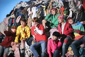 Bangtan Boys Photoshoot Bts 2017 Shooting For Spring Day Mv Credits By Big Hit Entertainment Bts Namjoon Rm Jin Seokjin Yoongi Di 2020 Selebritas Kim Bts