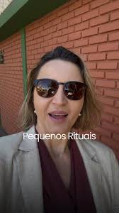 Hoje 45 anos!!! Da mamãe da Yasmin, e da Mari!! E eu agradeço a Deus pela  minha família e meus amigo!!! A minha caminhada é uma caminhada comum, com  tristezas e alegrias!
