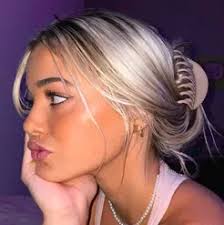 A‌I chat|1v1 Chat with Character Diana Olsen for Free Personalized  Conversations|PolyBuzz