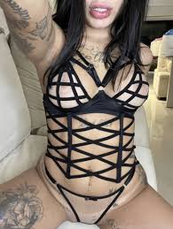 MC Mirella nua no Only Fans grátis - Fotos de Porno