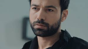 Ο αλέξης παππάς αντέδρασε πρώτη φορά για την αποχώρησή του από τις 8 λέξεις και την αντικατάστασή του ρόλου του από τον γιάννη σπαλιάρα. 8 Le3eis Epeisodio 1 2 To Prwto Epeisodio Ths Seiras Ston Skai Happytv Gr