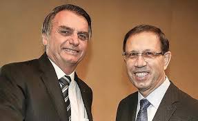 La universidad johns hopkins sacó al país de su monitoreo. Wizard Leaves Brazilian Health Ministry Before Even Joining