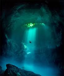 12 Terrifying Images Of The Ocean That Will Give You Nightmares Underwater Underwater Photos Underwater Caves