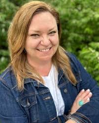 Katie Mullins's Instagram, Twitter & Facebook