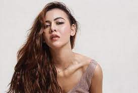 Ratu rizky nabila mengaku dicekik di bagian rahang hingga didorong saat sedang hamil. Ckgg7m Ty Jddm