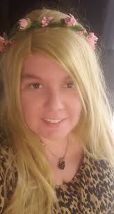 Halloween costume ideas for a Carole Baskin look