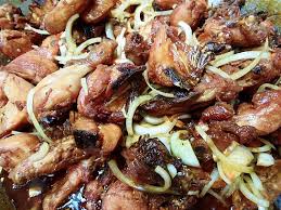 It is made from noodles, locally known as kwetiau, which are stir fried in cooking oil with garlic, onion or shallots, beef, chicken. Ayam Kecap Wikiwand