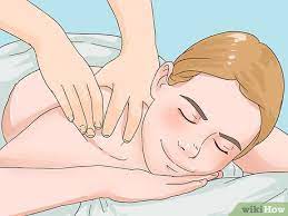 3 Ways To Give Someone The Chills Wikihow