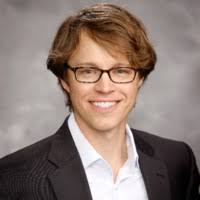 900+ profilů „Houchens“