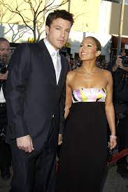 Unless you've been living under a rock today, you're probably aware that ben affleck and jennifer lopez were spotted kissing for the first time since rekindling their relationship. Ben Affleck Als Er Mit J Lo Zusammen War Verliebte Er Sich In Jennifer Garner Gala De