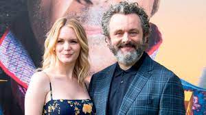 Nov 09, 2020 · actor michael sheen has opened up about his separation from kate beckinsale, saying the issues raised by the split had him questioning 'certain things about myself'. Michael Sheen Gab Orden Der Queen Zuruck Das Ist Der Grund Stern De