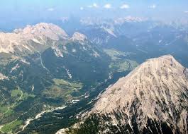 This guide will help you decide whether you need the innsbruck card, how to get your money's worth, and what. Amazing Views Of The Alps When Flying Into Innsbruck