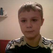 Damian Benton's Instagram, Twitter & Facebook