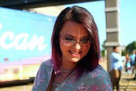 Singing their hearts out: Hundreds turn out for 'American Idol' auditions