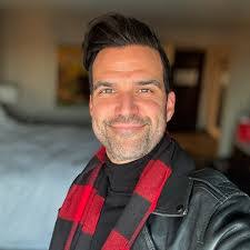 Ben Ayres's Instagram, Twitter & Facebook