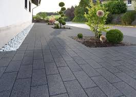 Elegance With Format Vianova Paving Stones Can Offer A Lot Of Both In 2020 Grey Gardens House Small Backyard Landscaping Backyard Landscaping