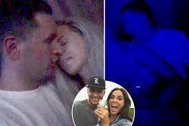 Vicky pattison and john noble split: Vicky Pattison Unfollows Fiance John Noble On Social Media After He S Caught Grinding On Sexy Blonde At Club Wstale Com