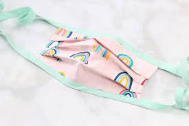 How to Sew a Surgical Face Mask with a Flexible Nose