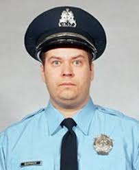 Gov. Mike Parson, St. Louis mayor meet at breakfast for fallen police  officers