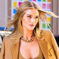 blondinen aufgepasst buttercup blonde ist der schonste frisuren trend fur den sommer blondinen frisuren trend blonde frauen