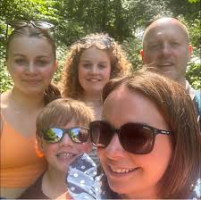 Hi, Which part of Koh Lanta do you guys recommend for a family with 2  teenager girls any any hotel recommadation there? 🙏