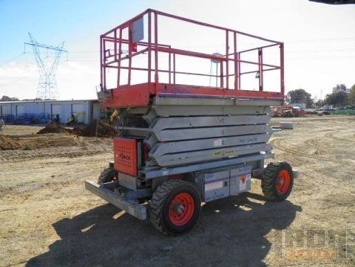 Skyjack SJ8243 Aerial Lift