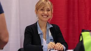 Allison mack said she was sorry in a letter filed in court ahead of her june 30 sentencing. Actress Allison Mack Charged With Sex Trafficking In Nxivm Case