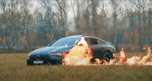 Il Met Le Feu A Son Mercedes Amg Gt 63 S Volontairement Coup De Gueule Ou