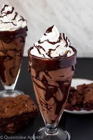 This Brownie Milkshake Is A Super Decadent Treat Every Chocolate Lover Should Taste At Least Once Loaded With Br Yummy Food Dessert Desserts Creative Desserts