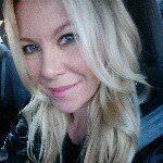 Mara Carney's Instagram, Twitter & Facebook